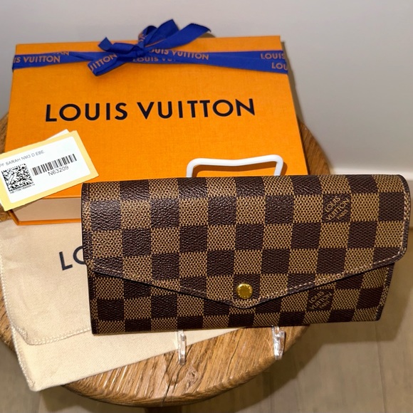 *SOLD* Louis Vuitton Damier Ebene Sarah Wallet - Picture 11 of 12